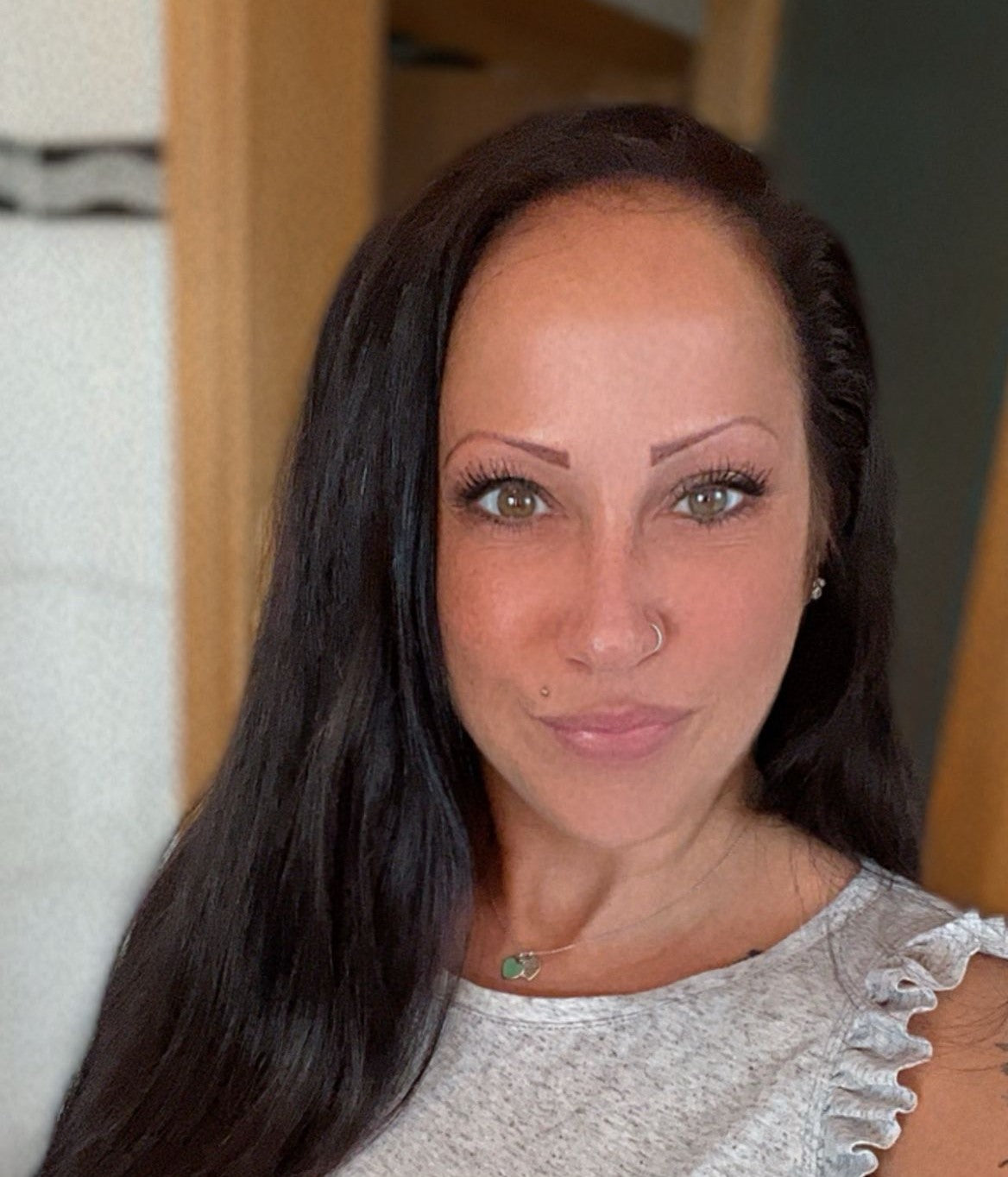 Sandra Koll – Gründerin von Körperkult, staatlich geprüfte Fachkosmetikerin mit über 10 Jahren Erfahrung, Expertin für natürliche Hautpflege und Premium-Kosmetik.
